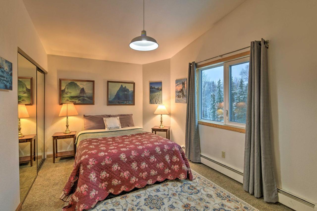Spacious Family Home With Deck And Million-Dollar View Anchorage Bagian luar foto