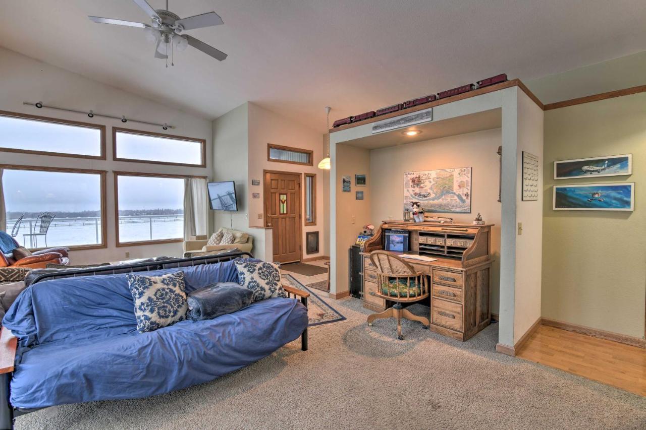 Spacious Family Home With Deck And Million-Dollar View Anchorage Bagian luar foto