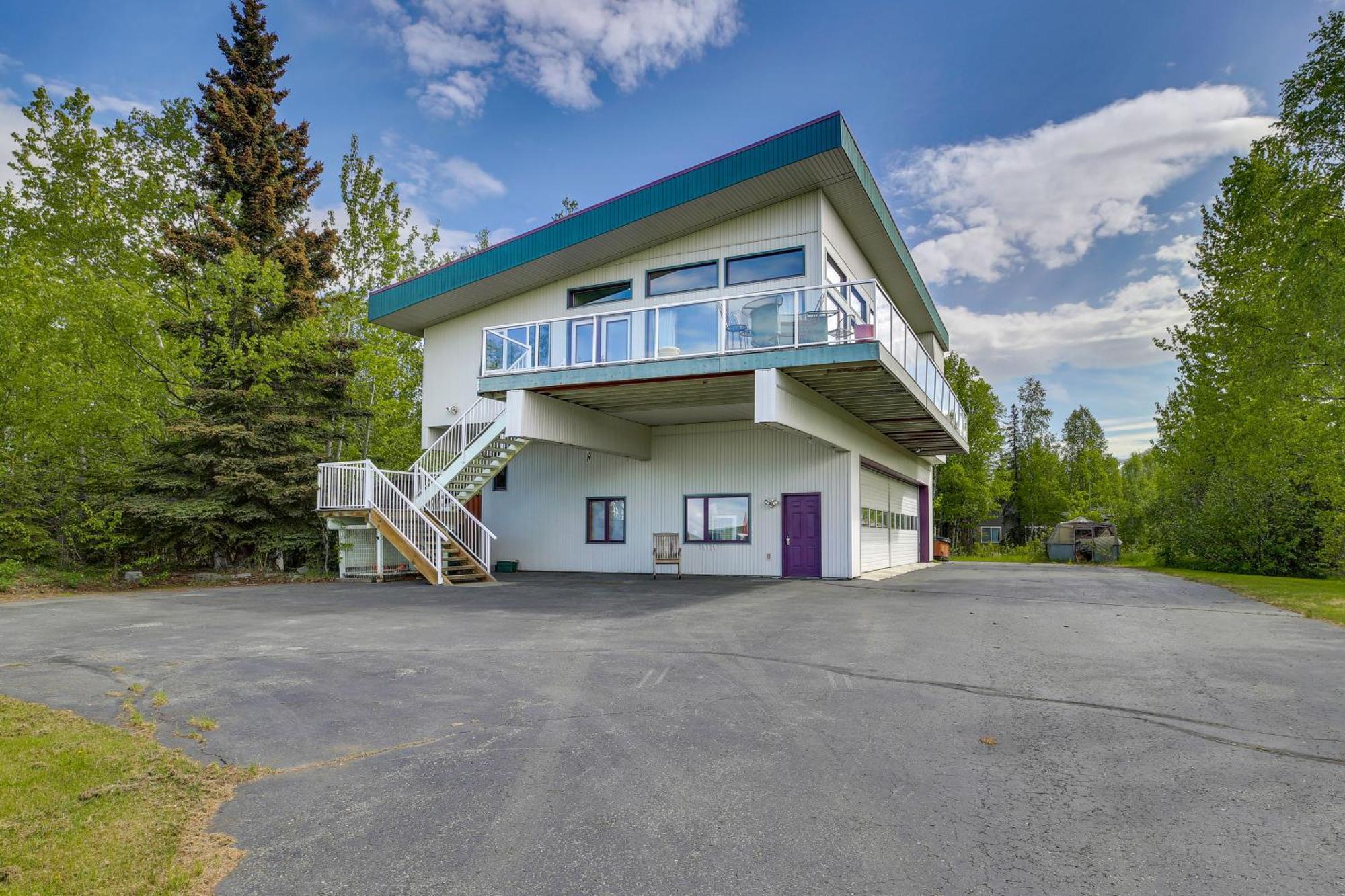 Spacious Family Home With Deck And Million-Dollar View Anchorage Bagian luar foto