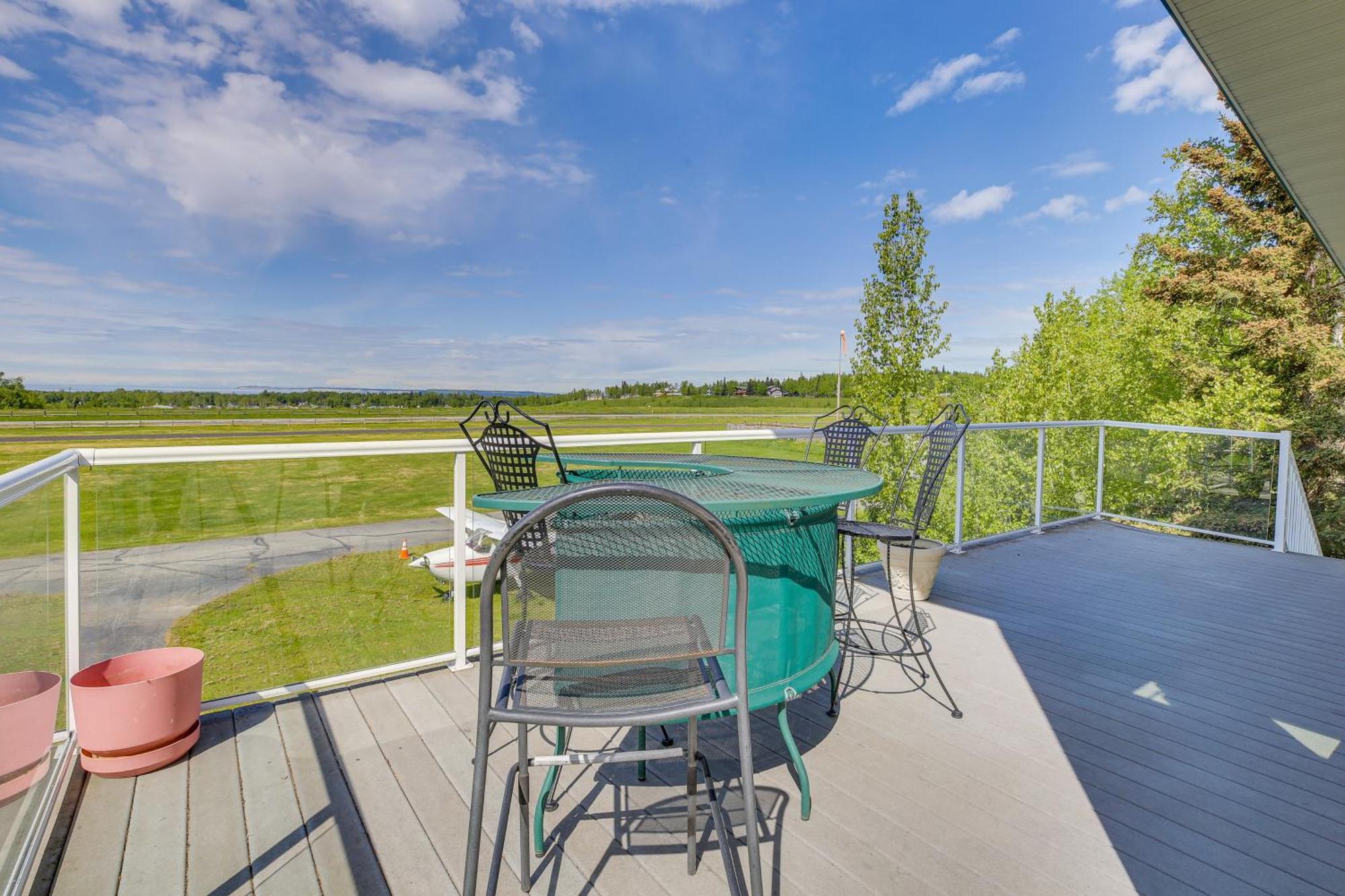 Spacious Family Home With Deck And Million-Dollar View Anchorage Bagian luar foto