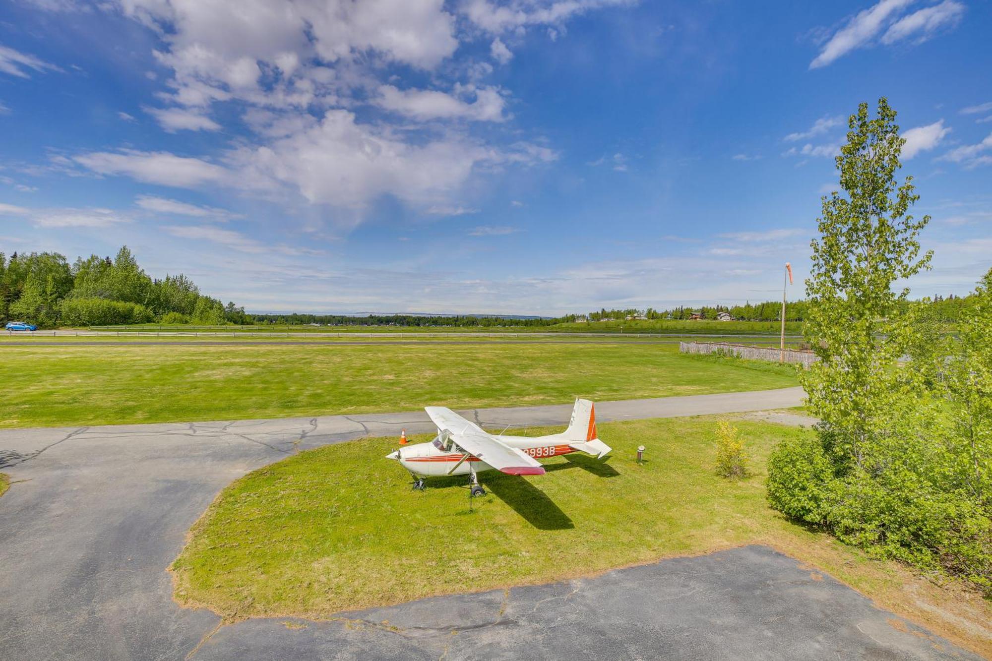 Spacious Family Home With Deck And Million-Dollar View Anchorage Bagian luar foto